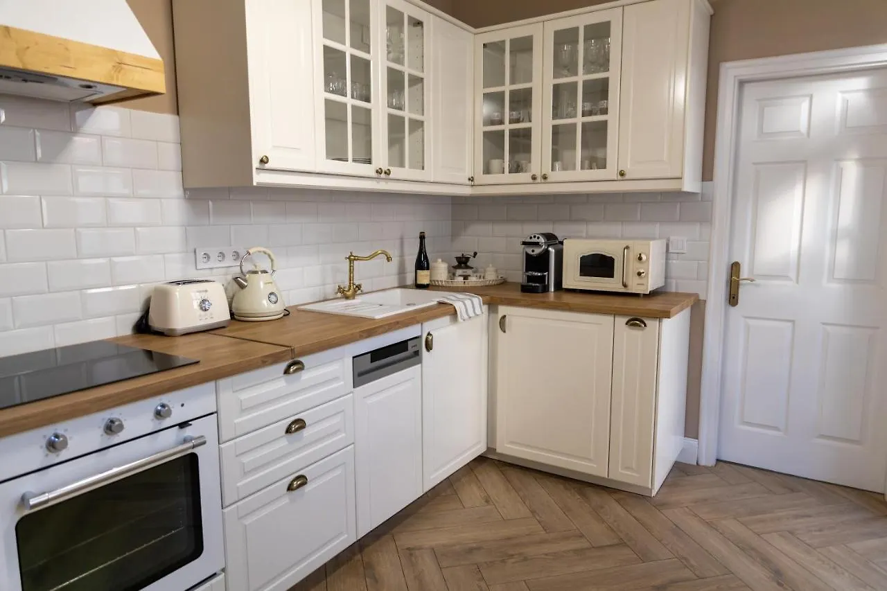 Egercottages - La Maison Apartment Eger