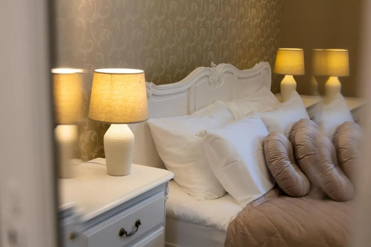 Egercottages - La Maison 0*, Eger Hungary